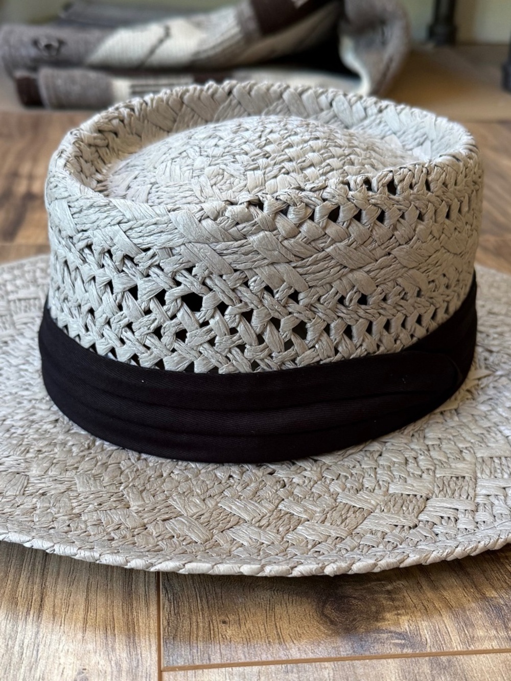 Paper Straw Hat With Ribbon Trim - Picture 3 of 9